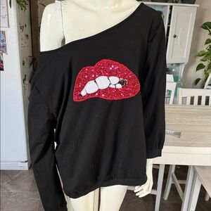 MAGICMK 4XL Black Off-Shoulder/s Top with Red Sequin Lips